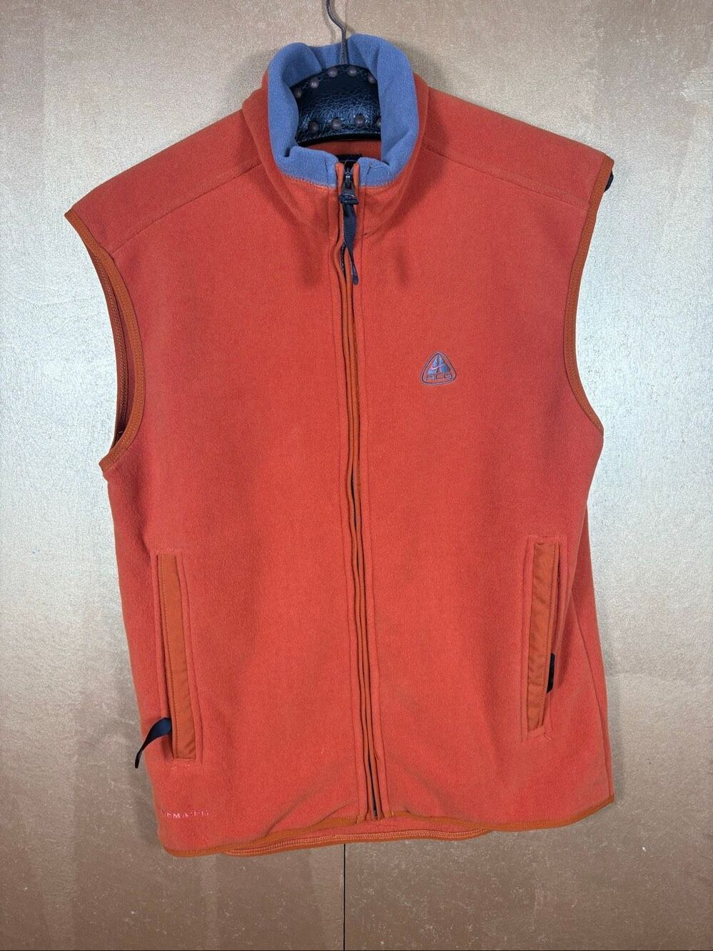 Nike ACG woman’s thermal layer fleece vest size S